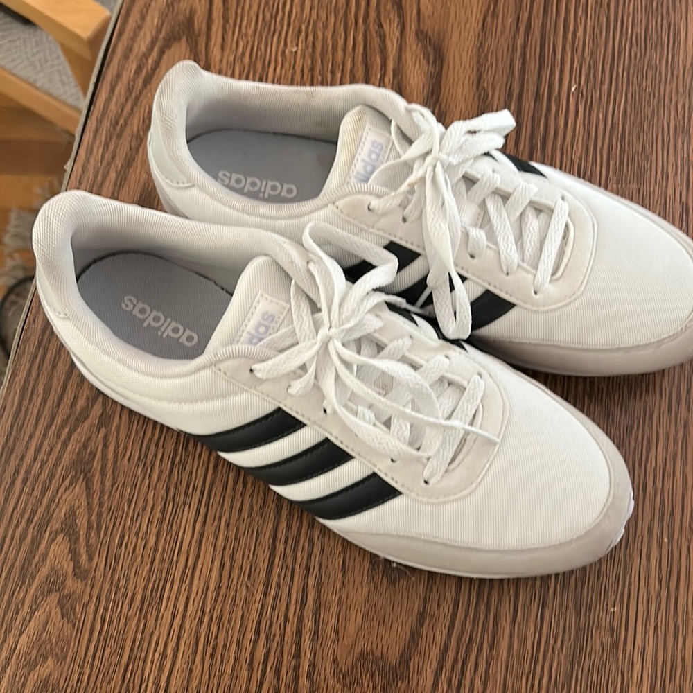 Adidas suede sneaker shoes sz 10